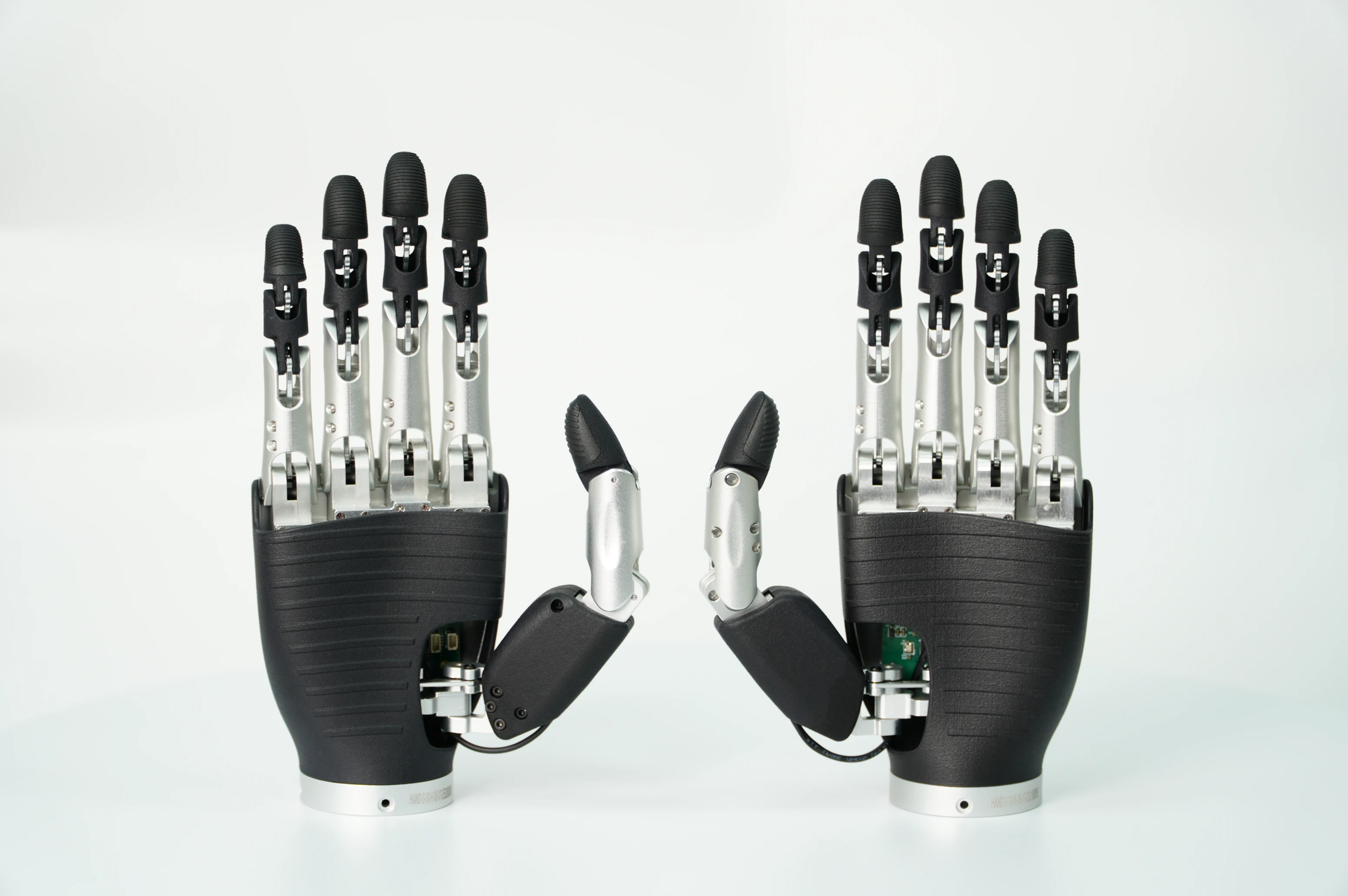 Ti5 Robot InnoHand Basic Multi-Joint Smart Bionic Hand with 6 Flexible Actuators Motor Core Components for Welding Applications